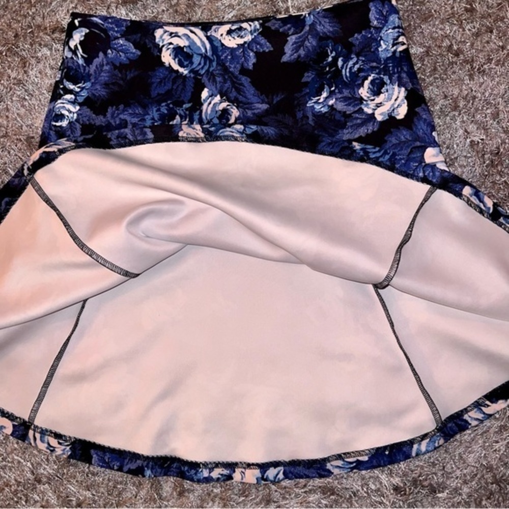 #053 🥀 Rafaella High Waisted Rose Print Skirt - Picture 7 of 7